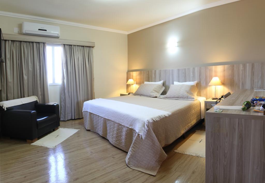 Hotel Jaguar Убераба Екстериор снимка